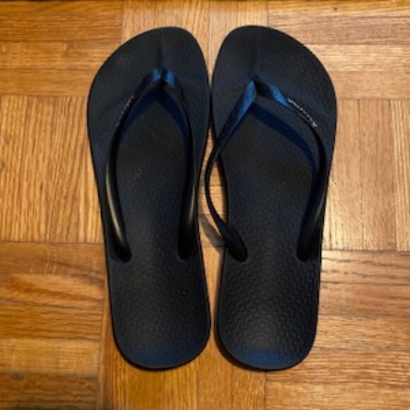 Ladies Black Ipanema Grendene Flip Flops in Size 9 - Picture 1 of 6